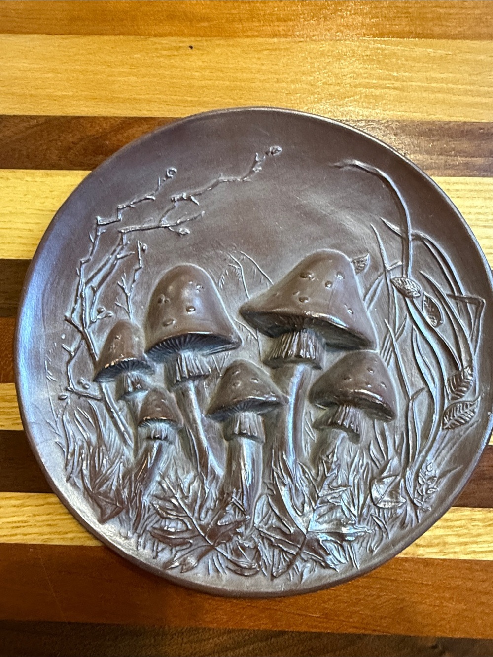 Vintage 1972 ceramic mushroom wall hanging plate made from a classic Byron Mold.